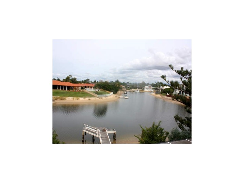 13 Beverley Crs, Broadbeach Waters QLD 4218