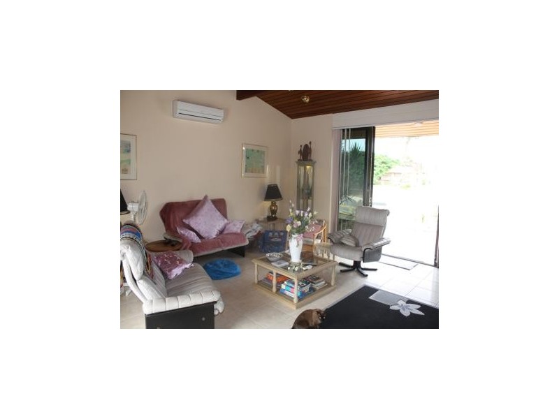 13 Beverley Crs, Broadbeach Waters QLD 4218