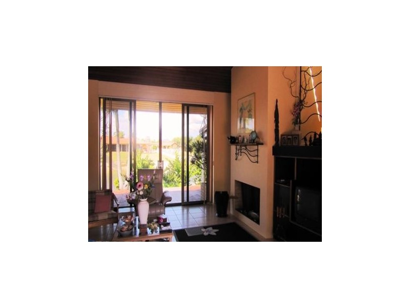 13 Beverley Crs, Broadbeach Waters QLD 4218