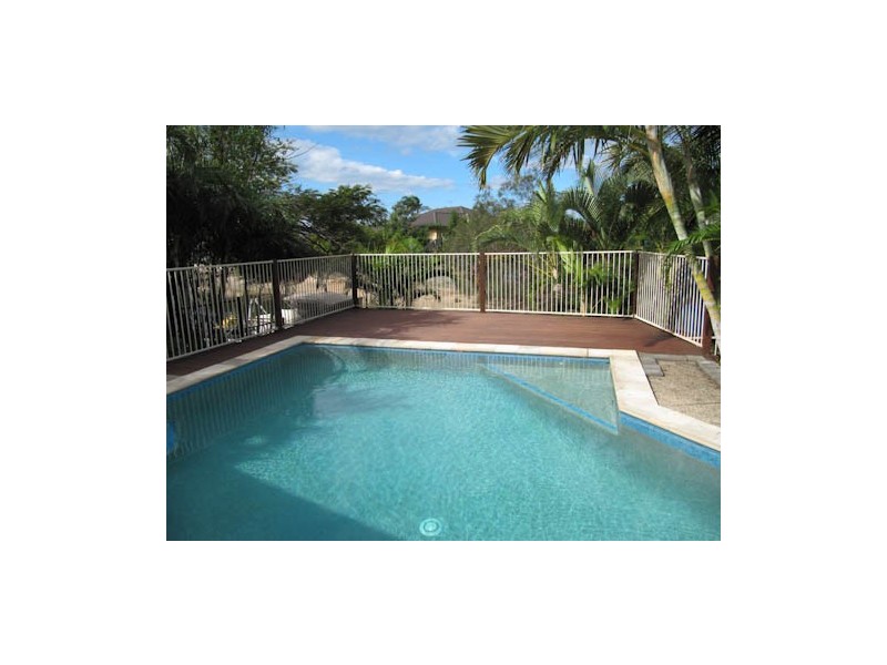 78 Clear Island Rd, Broadbeach Waters QLD 4218