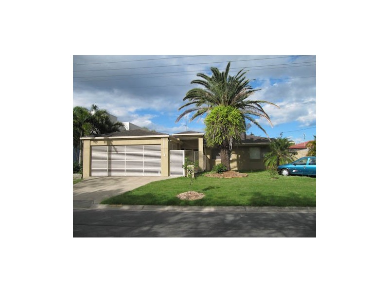 78 Clear Island Rd, Broadbeach Waters QLD 4218