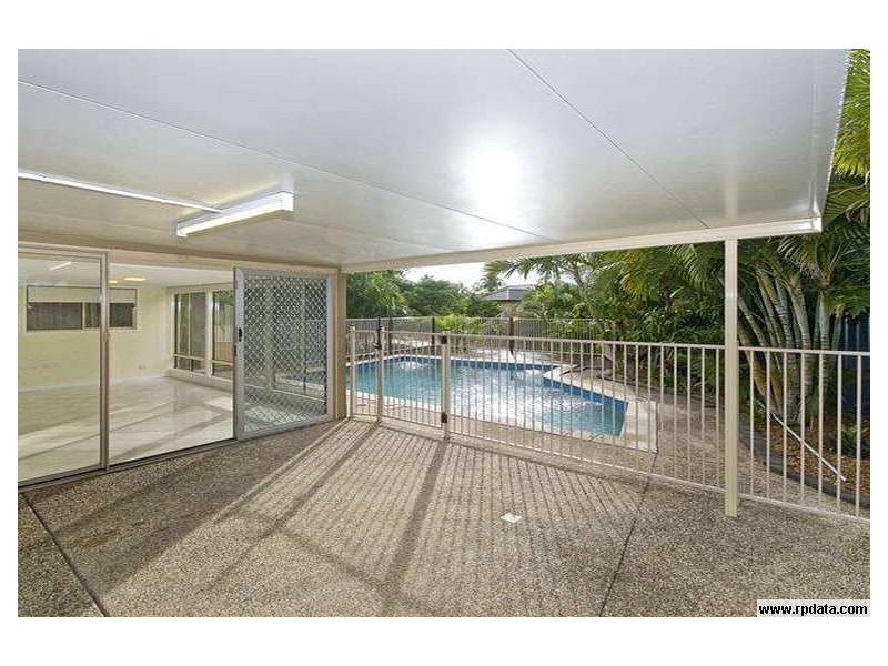 78 Clear Island Rd, Broadbeach Waters QLD 4218