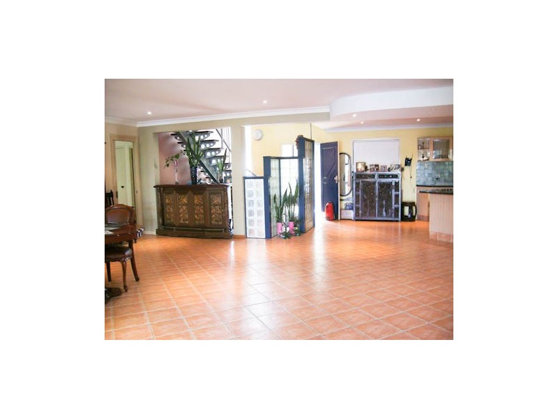 36 T E Peters Drive, Broadbeach Waters QLD 4218