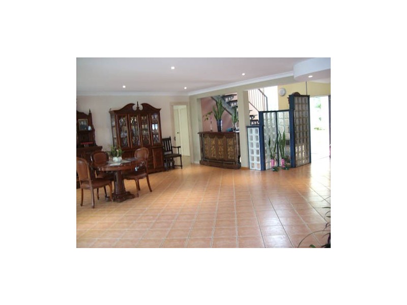 36 T E Peters Drive, Broadbeach Waters QLD 4218