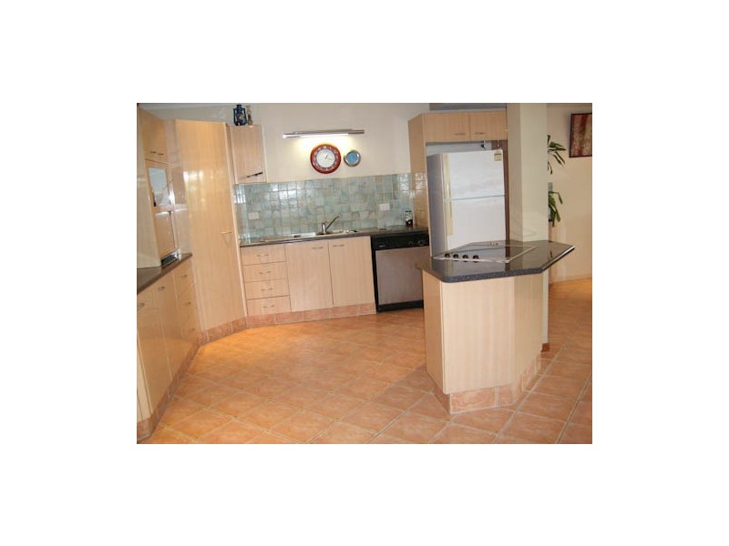 36 T E Peters Drive, Broadbeach Waters QLD 4218