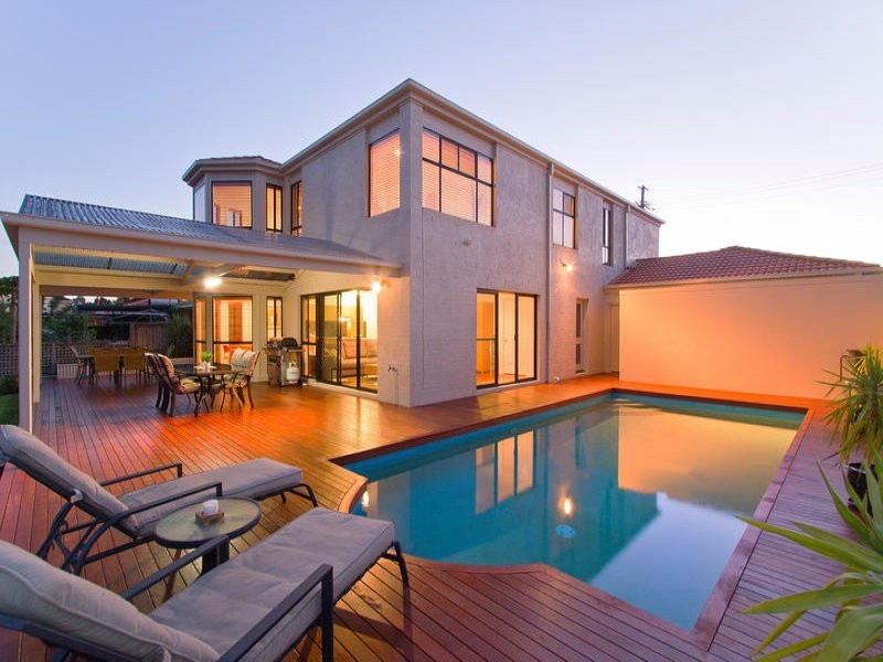 34 Sunshine Bvd, Broadbeach Waters QLD 4218