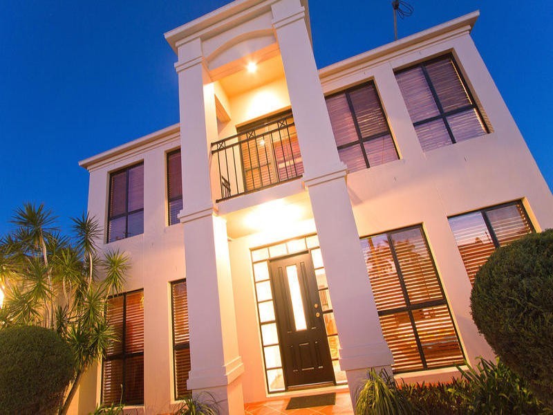 34 Sunshine Bvd, Broadbeach Waters QLD 4218