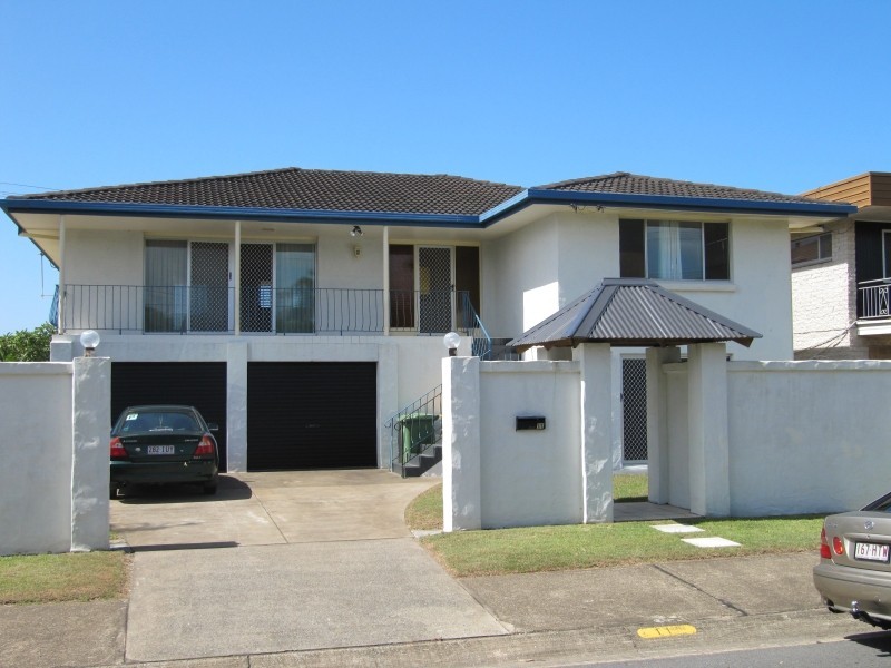 11 Poinciana Blvd, Broadbeach Waters QLD 4218