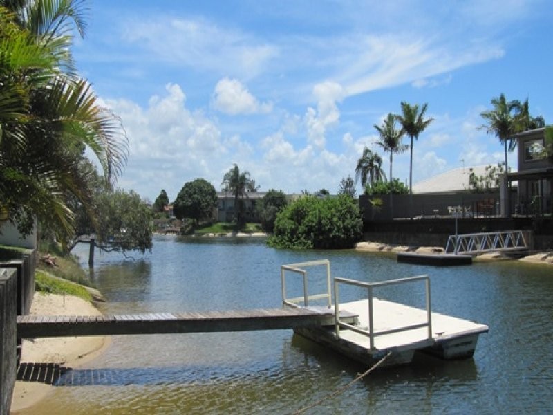 11 Poinciana Blvd, Broadbeach Waters QLD 4218