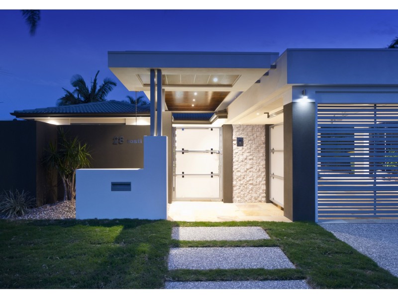 28 Tosti Street, Sorrento QLD 4217