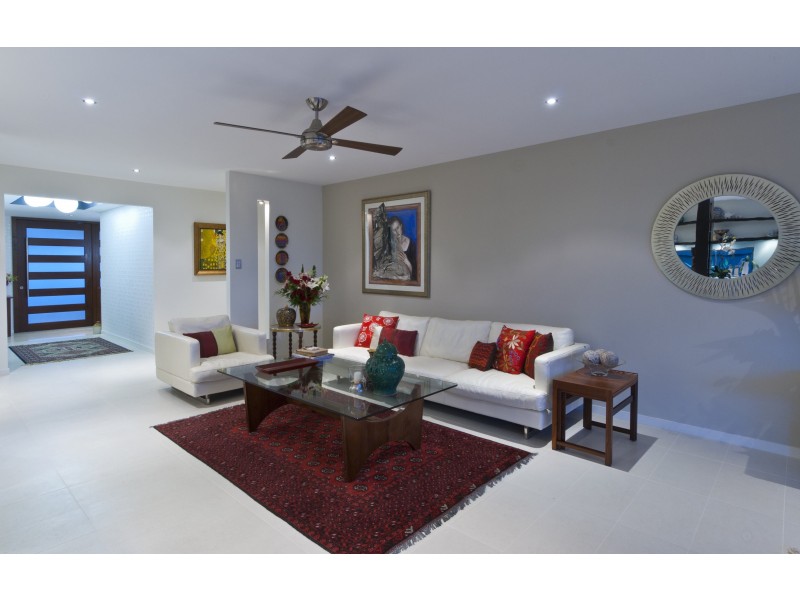 28 Tosti Street, Sorrento QLD 4217