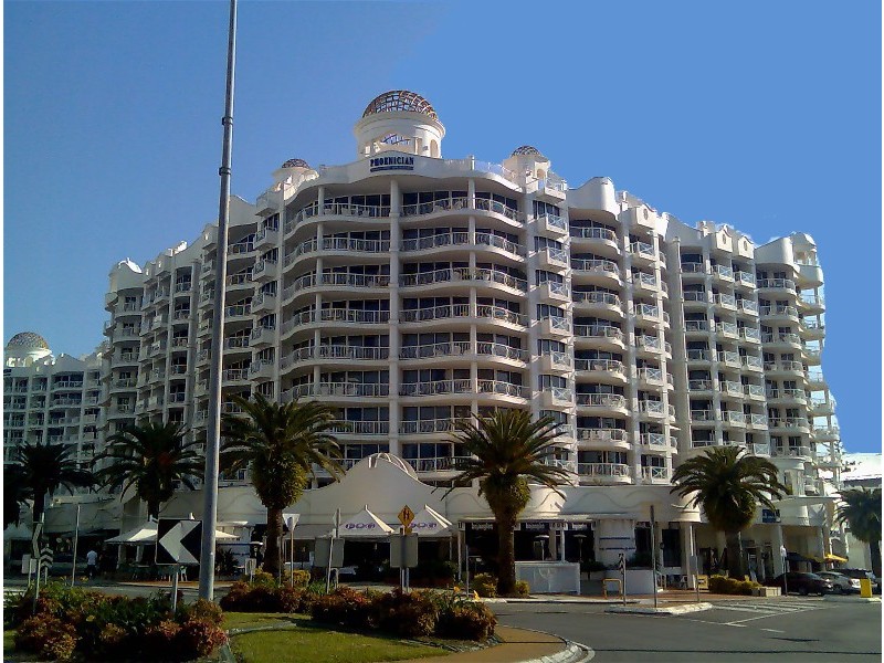 24 Queensland Avenue, Broadbeach QLD 4218