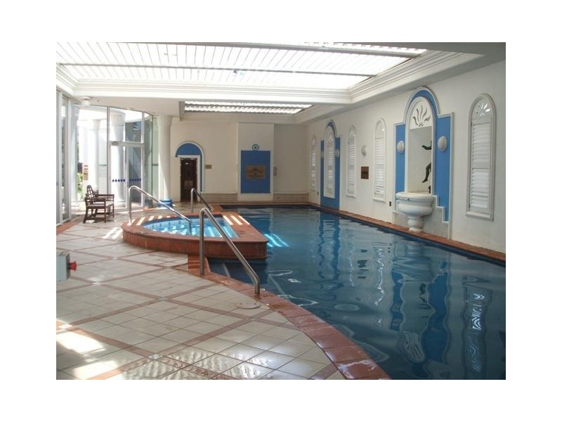 24 Queensland Avenue, Broadbeach QLD 4218