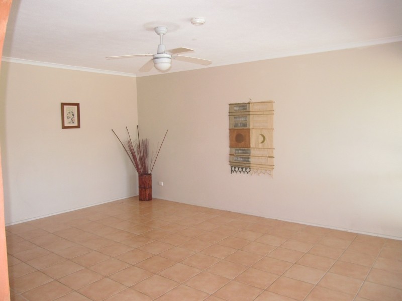 69 Vatakoula Pde, Mermaid Waters QLD 4218