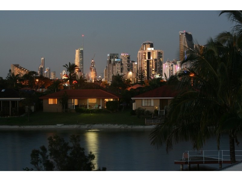 20 Cadence Ave, Mermaid Waters QLD 4218