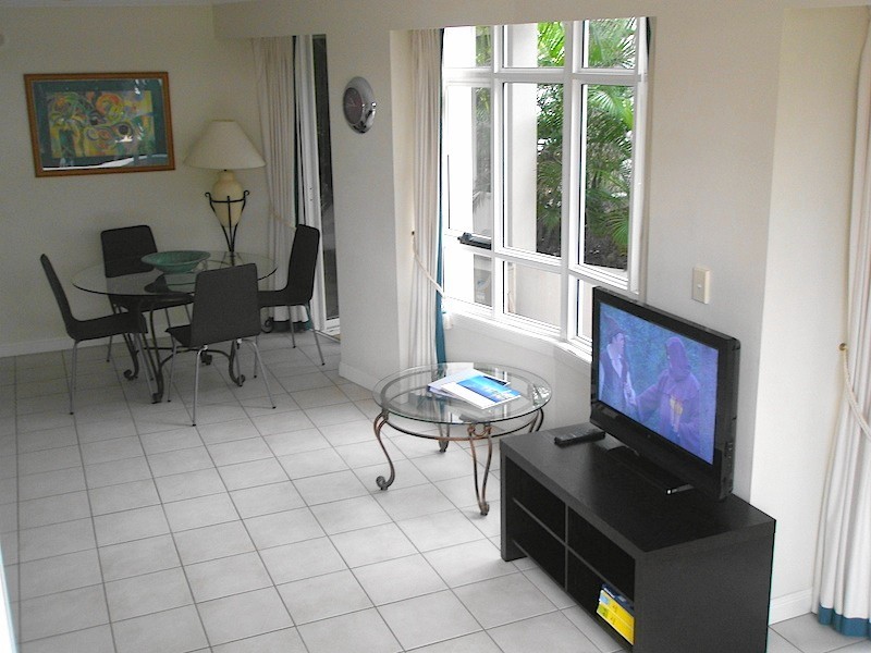 90 Surf Parade, Broadbeach QLD 4218