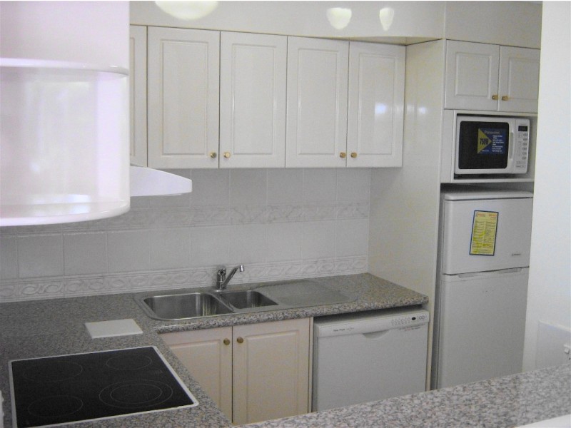 90 Surf Parade, Broadbeach QLD 4218