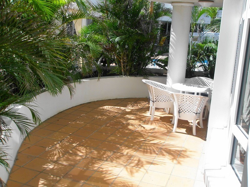 90 Surf Parade, Broadbeach QLD 4218