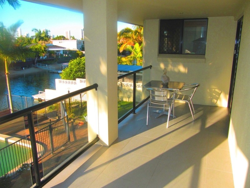 13 Poinciana Blvd, Broadbeach Waters QLD 4218