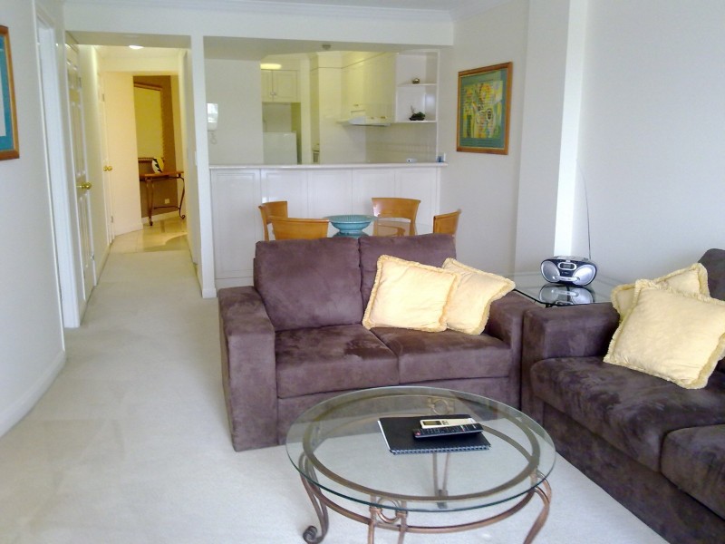 90 Surf Parade, Broadbeach QLD 4218