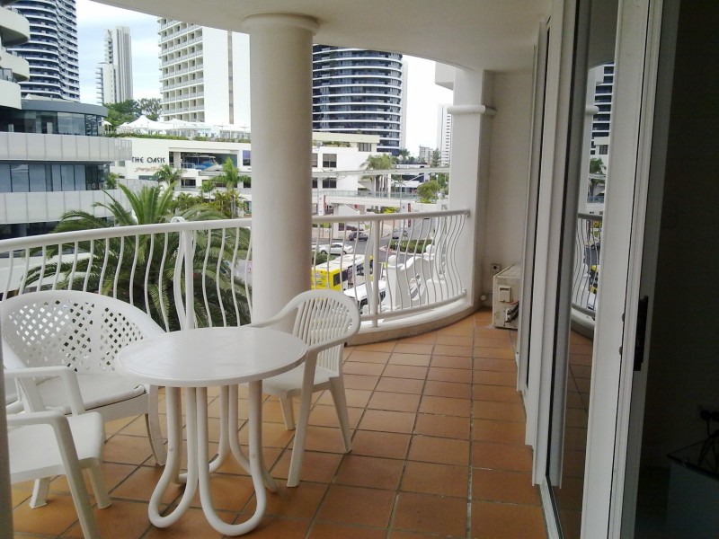 90 Surf Parade, Broadbeach QLD 4218