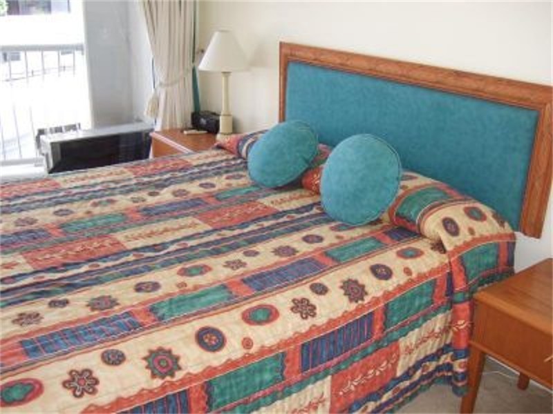 90 Surf Parade, Broadbeach QLD 4218