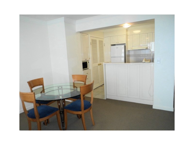 9/24 Queensland Avenue, Broadbeach QLD 4218