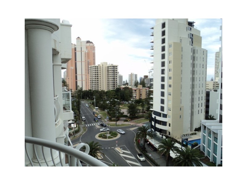 9/24 Queensland Avenue, Broadbeach QLD 4218