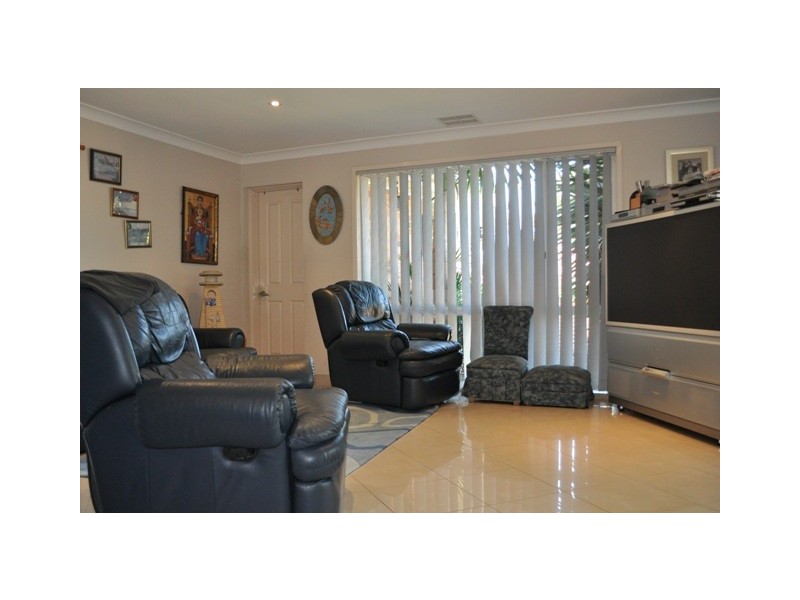 21 Thurbon Avenue, Peakhurst NSW 2210