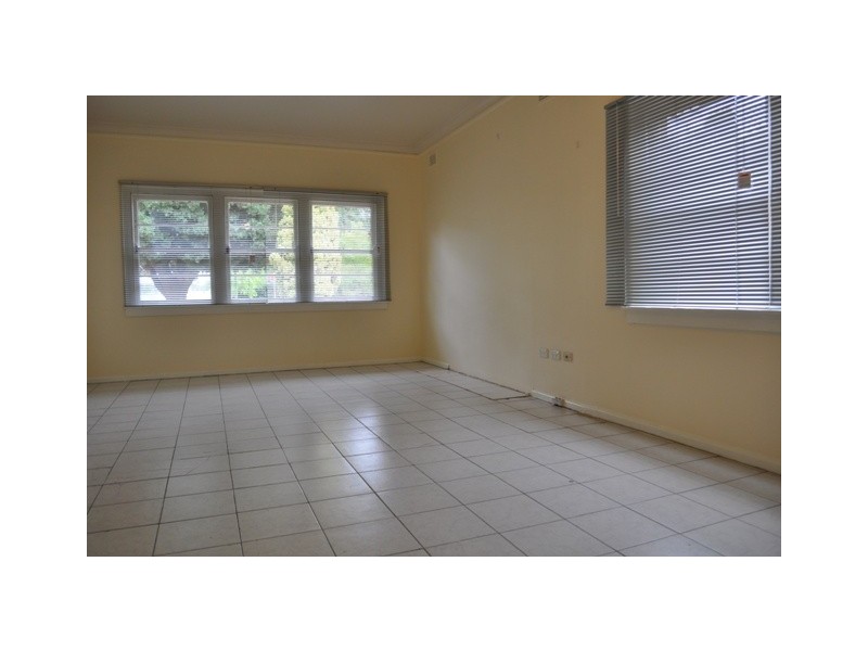 182 Bonds Road, Riverwood NSW 2210