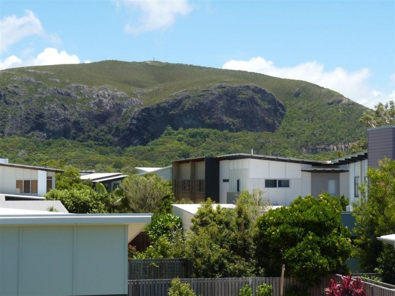 16 Boardrider Crescent, Mount Coolum QLD 4573