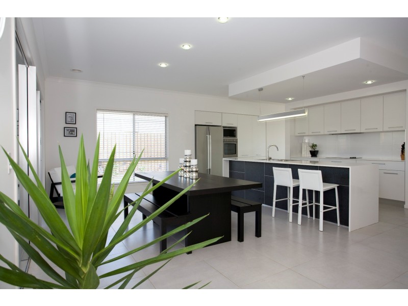 27 Myrtle Place, Mountain Creek QLD 4557