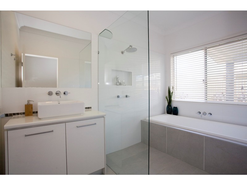 27 Myrtle Place, Mountain Creek QLD 4557