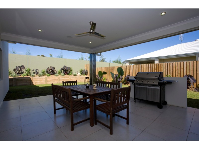 27 Myrtle Place, Mountain Creek QLD 4557