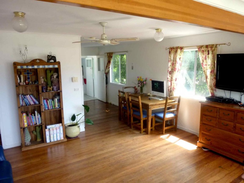 92 Coronation Ave, Golden Beach QLD 4551