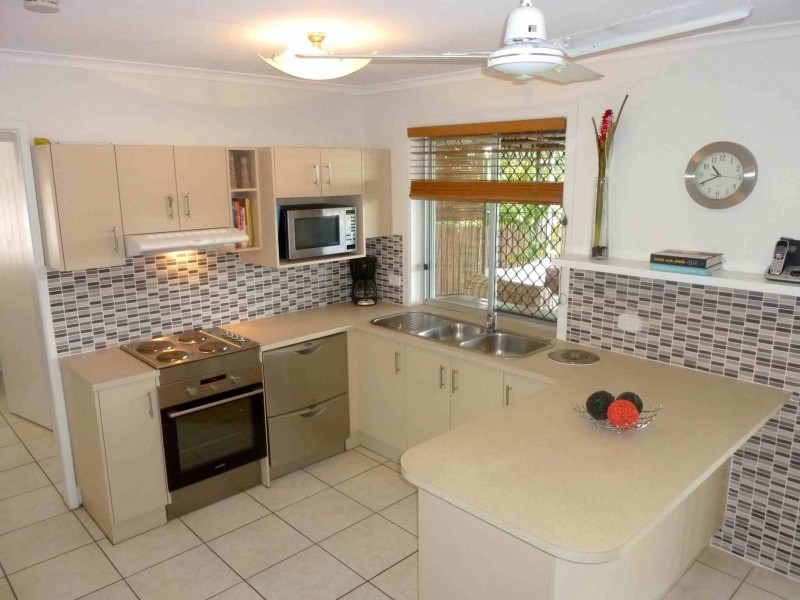 6 Crusader St, Battery Hill QLD 4551