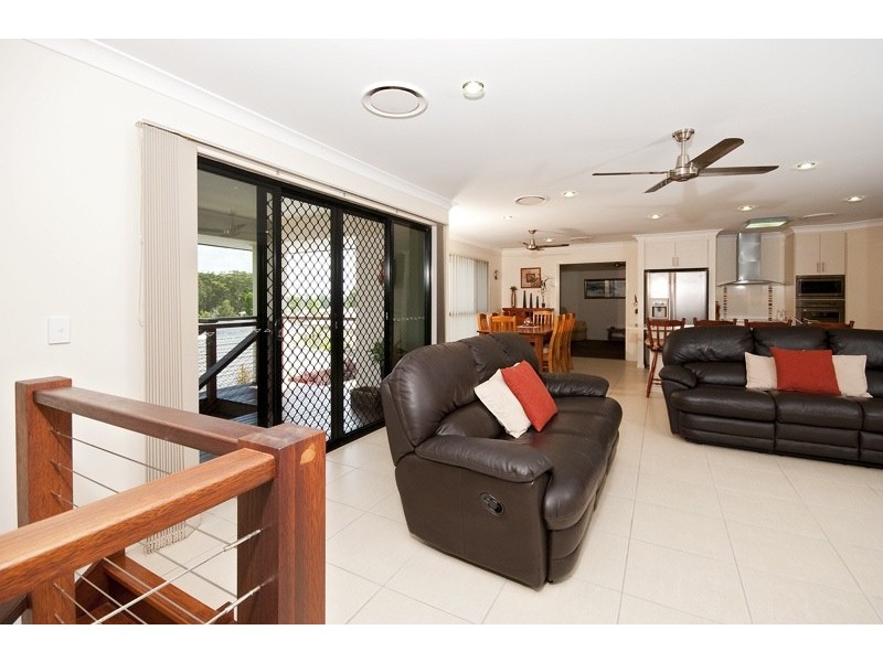 5 Pine Ridge Place, Little Mountain QLD 4551