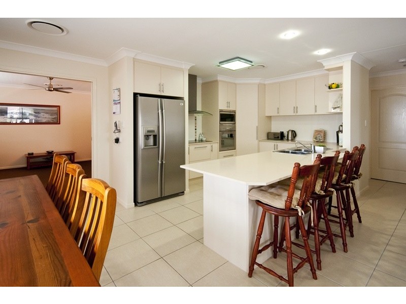 5 Pine Ridge Place, Little Mountain QLD 4551