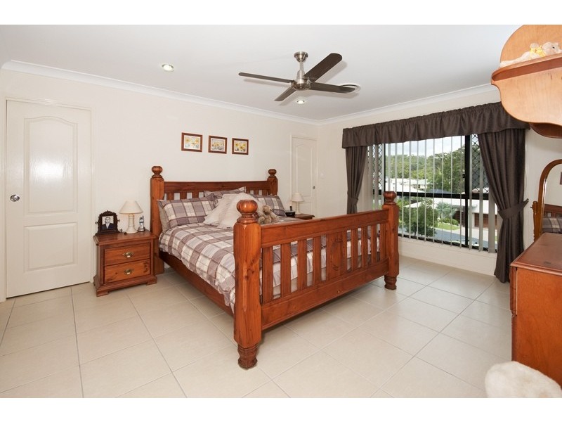 5 Pine Ridge Place, Little Mountain QLD 4551