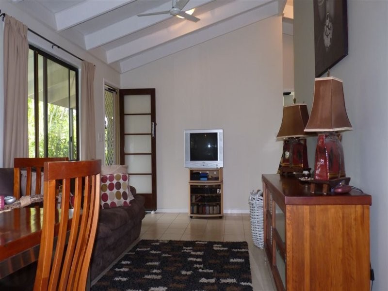 11 Yango St, Pacific Paradise QLD 4564