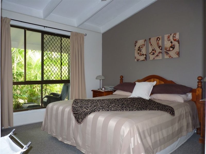 11 Yango St, Pacific Paradise QLD 4564