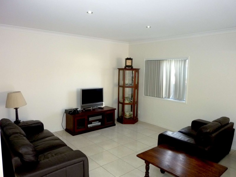 2/3 Orsova Tce, Caloundra QLD 4551