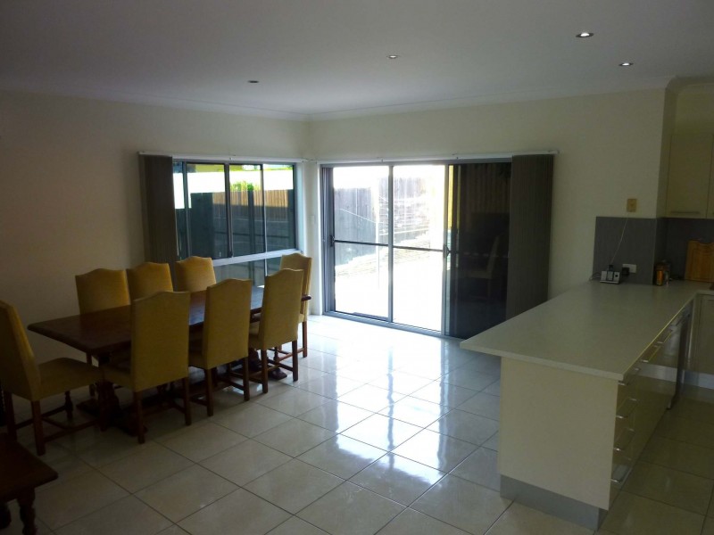 2/3 Orsova Tce, Caloundra QLD 4551