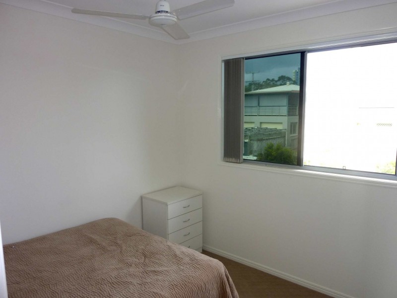 2/3 Orsova Tce, Caloundra QLD 4551