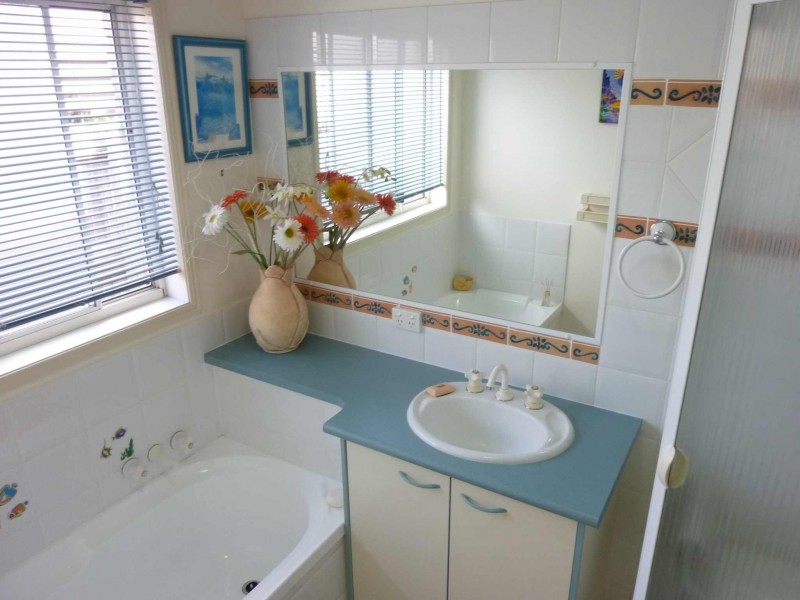 6 Amity Crt, Pelican Waters QLD 4551