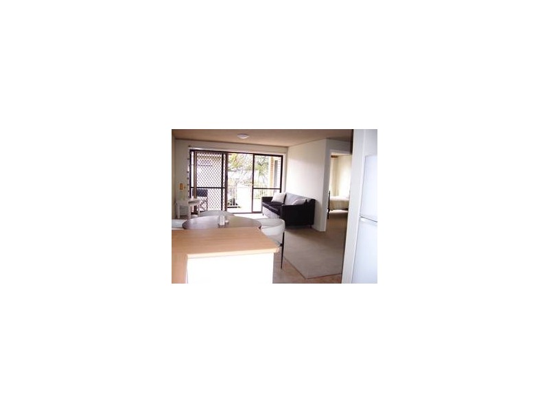 6 Parker, Labrador QLD 4215