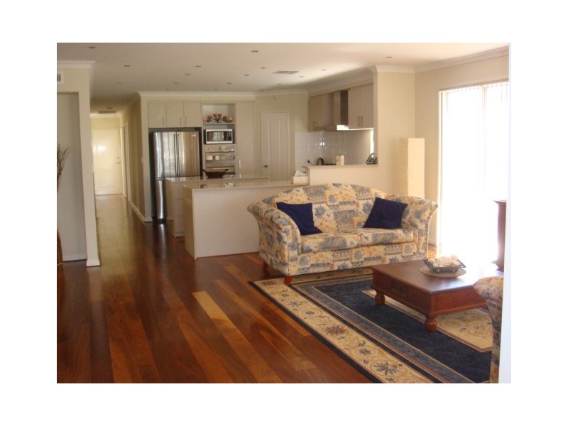 6 Sunny Close, Yanchep WA 6035