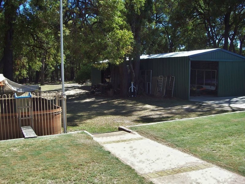 10 Roesner Road, Harvey WA 6220