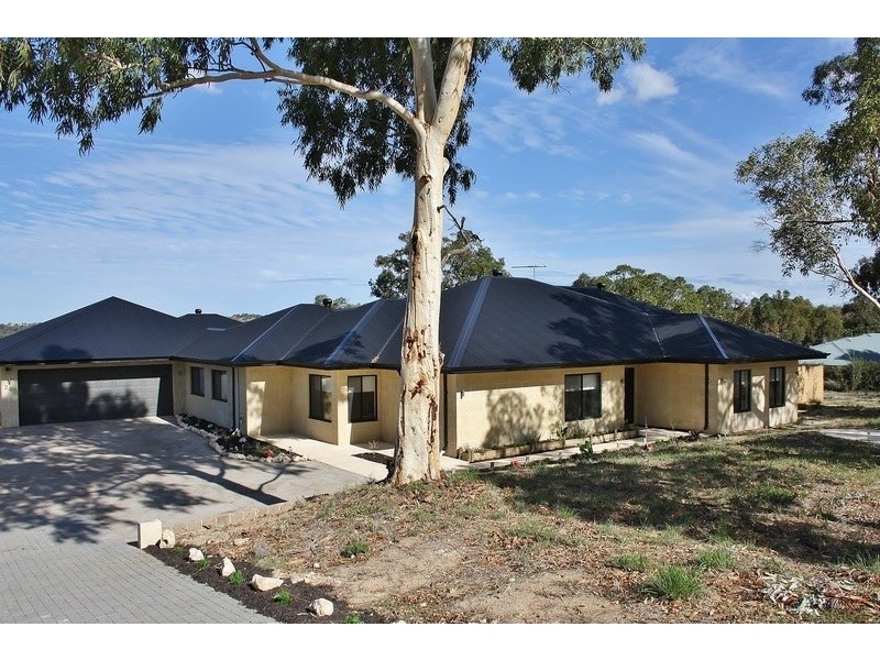 24 Carramar Road, Carramar WA 6031