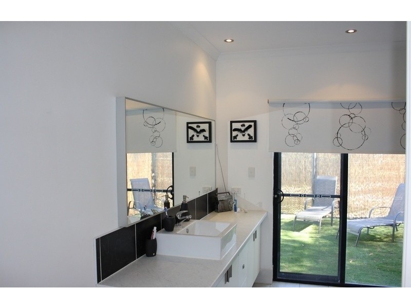 24 Carramar Road, Carramar WA 6031